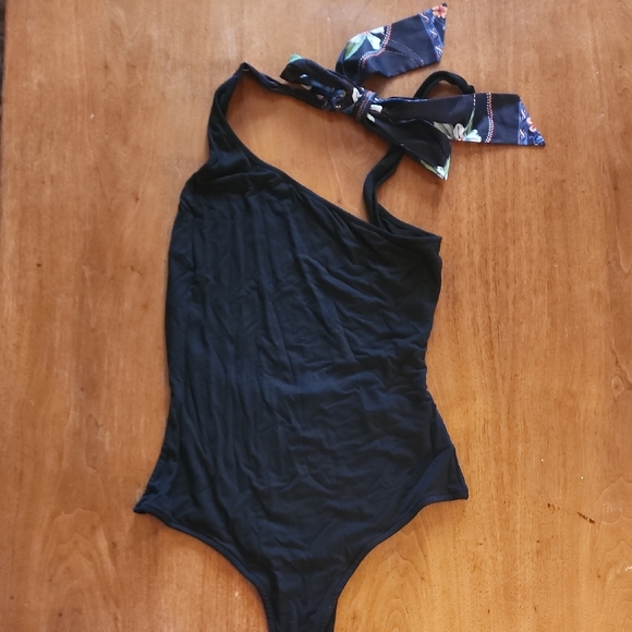 NWT Lulus Alicialynn Black One Shoulder Bodysuit - Picture 3 of 6